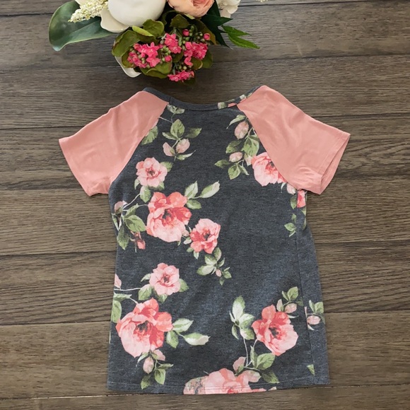Size Small floral tee from Moa Moa girls - Picture 3 of 5